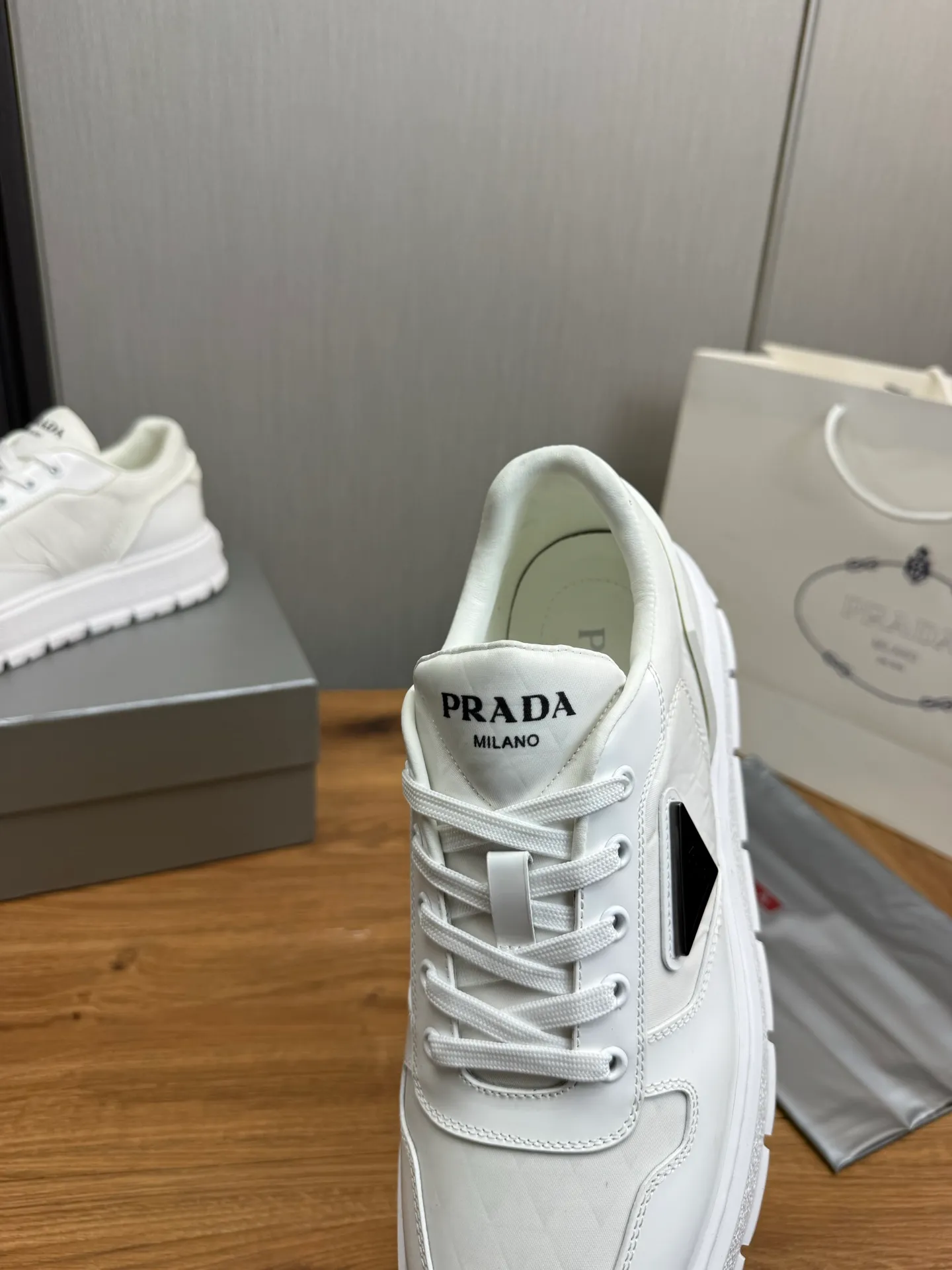 Men's shoes 💰580💰 [PRADA] Autumn and winter hot men's shoes shipped 👏Official website synchronized ⬆️Original fly-woven cowhide fabric + cowhide lining, 1⃣️:1⃣️reproduction, original sole, 38-45 (45. Customized, non-refundable)